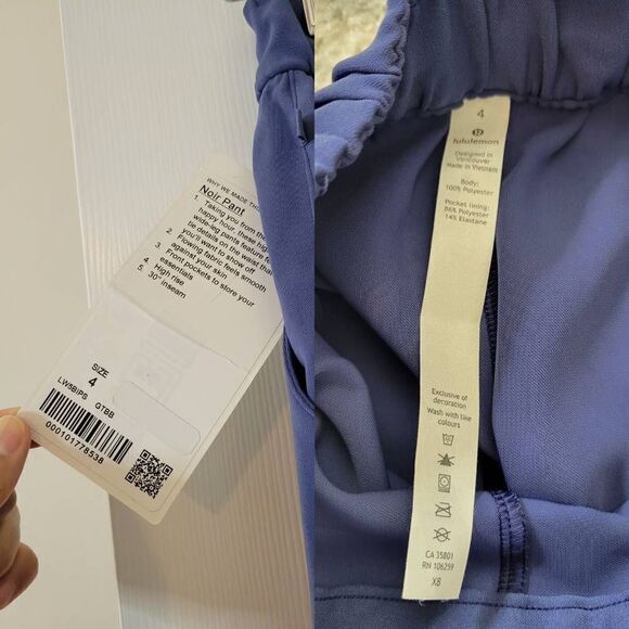 Lululemon Noir Pants 4 NWT - Picture 2 of 5